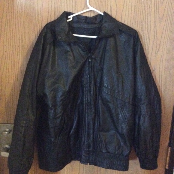 BLACK leather jacket like new great condition - Picture 2 of 2